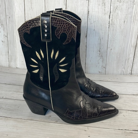 Vaneli Shoes Vaneli Jeska Laser Cut Out Black Leather And Suede